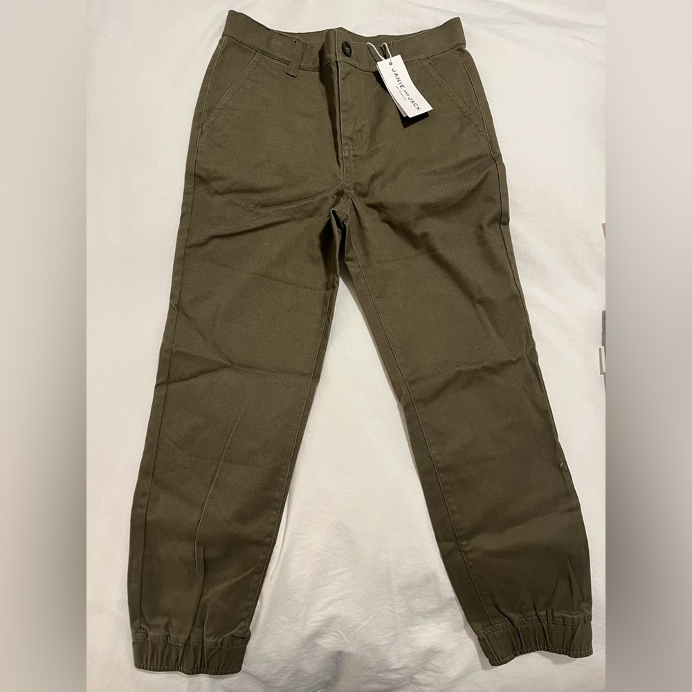 New with tags Janie & Jack size 8 olive khaki pants with tapered ankles.